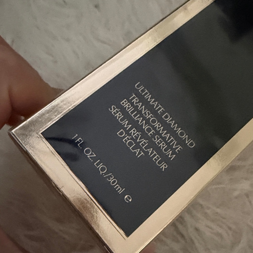 RE-NUTRIV ULTIMATE DIAMOND TRANSFORMATIVE BRILLIANCE SERUM - Picture 9 of 12